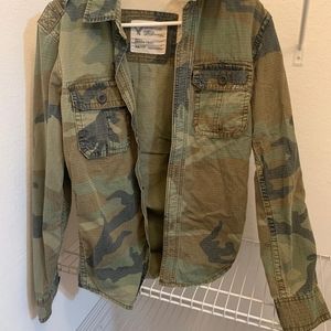 American Eagle shirt